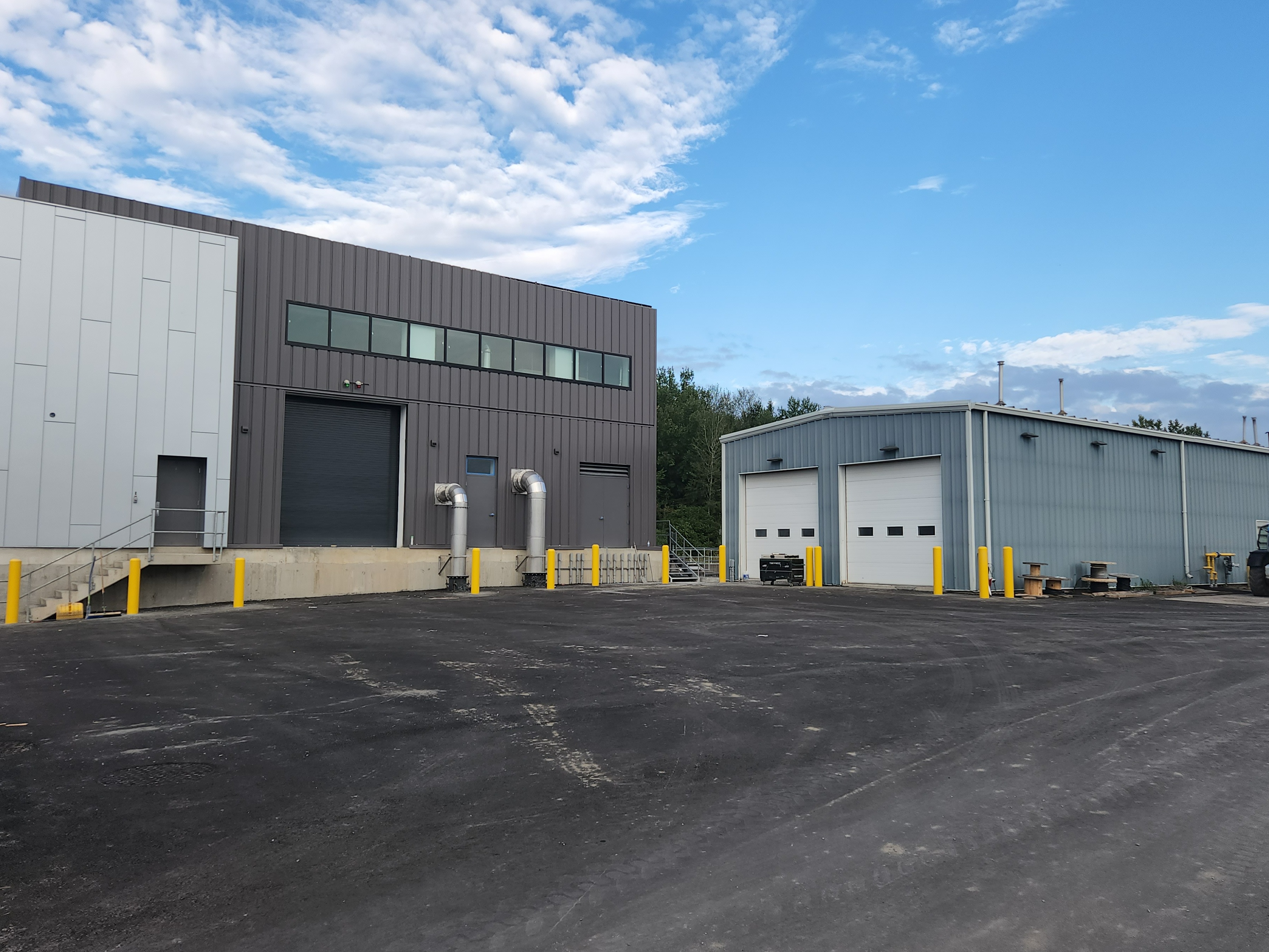 picture of a building and a parking lot