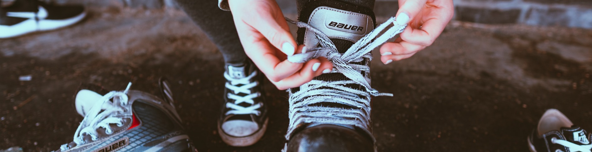 Lacing skates