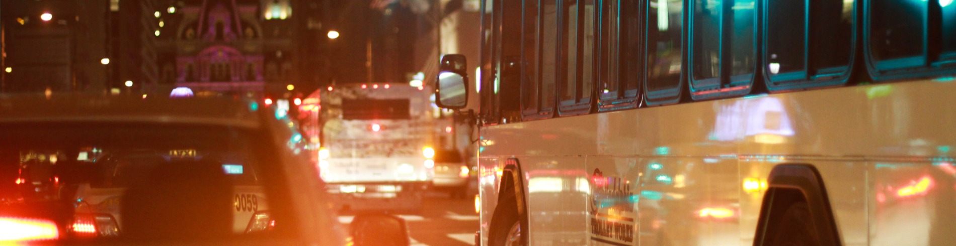 Autobus dans la circulation